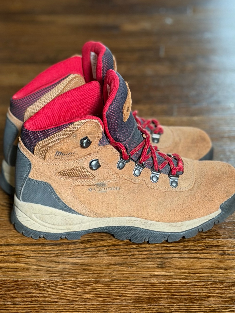 Columbia Women's Tan Suede Lace-Up Hiking Boots with Red Accents